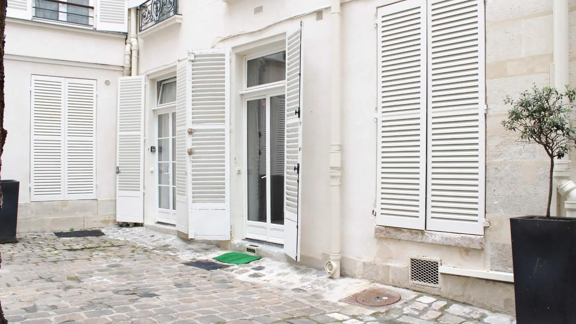 Apartamento Charming And Bright In The Heart Of París 0*,  Francia