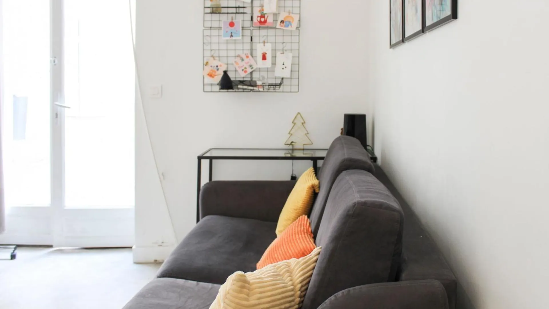 Charming And Bright In The Heart Of Paris Apartment France